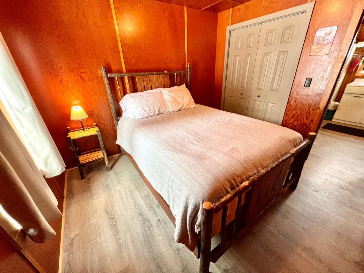 Adirondack Lake Cabins Hotel Indian Lake Eksteriør billede